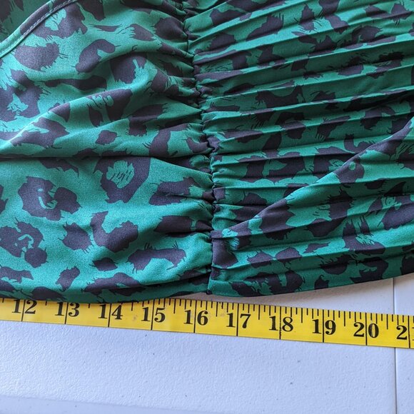 Leopard print dress with midi pleated skirt, lightweight wrinkle-free fabric - Picture 10 of 15